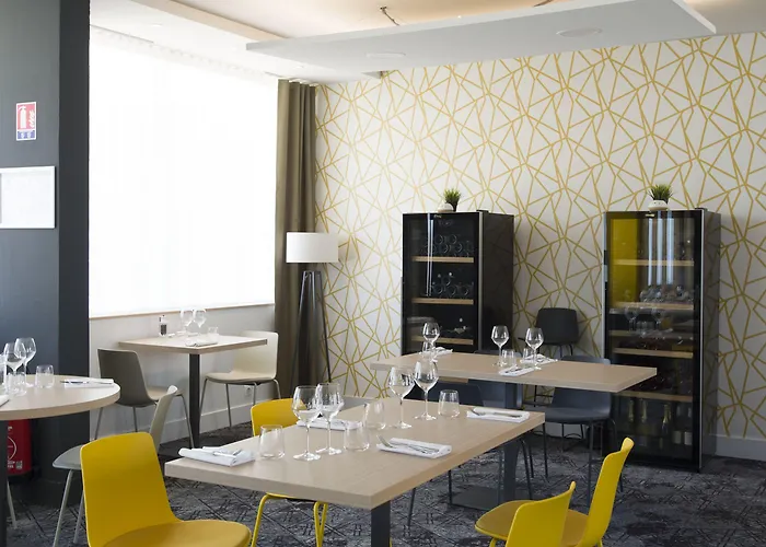 普瓦捷北部宜必思尚品酒店